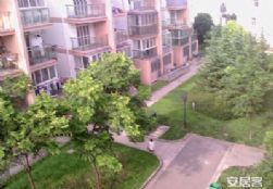 AԷ