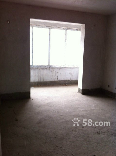 富民路小區(qū) 災(zāi)后重建 錯(cuò)層大套三 一梯一戶(hù) 有小區(qū)環(huán)境 可停車(chē)!