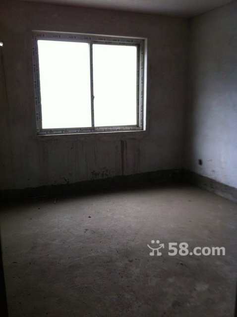 富民路小區(qū) 災(zāi)后重建 錯(cuò)層大套三 一梯一戶(hù) 有小區(qū)環(huán)境 可停車(chē)!