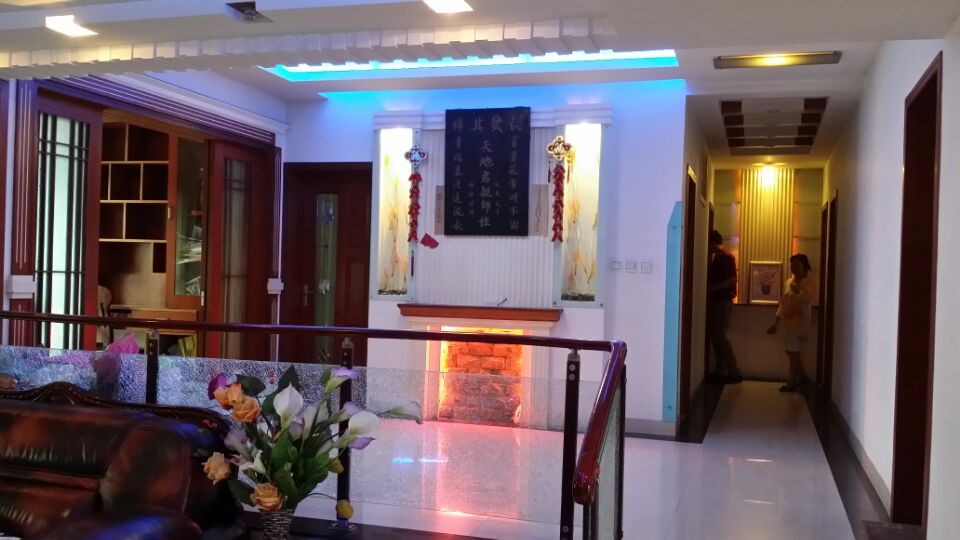 溫泉華庭 豪裝套六 小區(qū)中庭 雙證齊全 可按揭 隨時(shí)看房