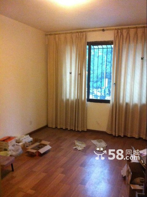 濱江路風(fēng)景房 多層二樓送平臺 精裝套四送家電 看房方便